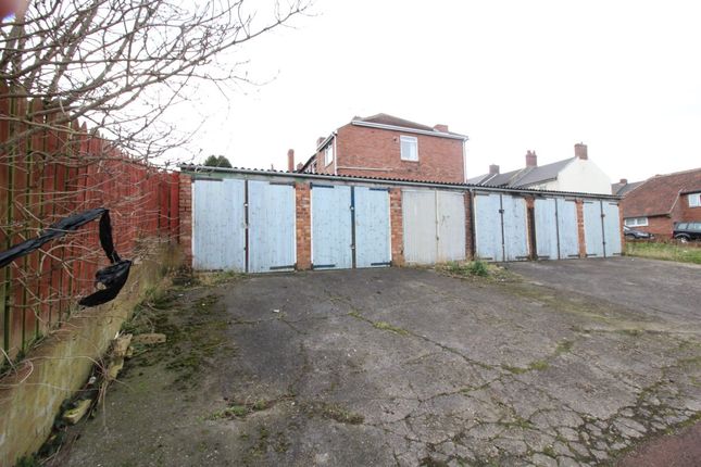Parking/garage to rent in Highfield Road, Gateshead