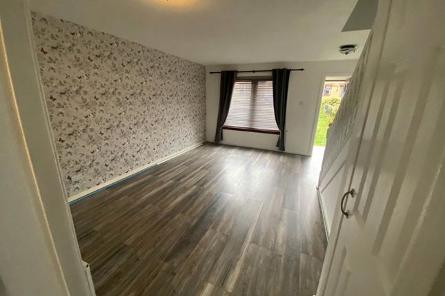 3 McShannon Grove, Bellshill photo 3