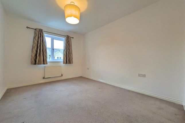 37 Printers Drive, Stockport photo 4