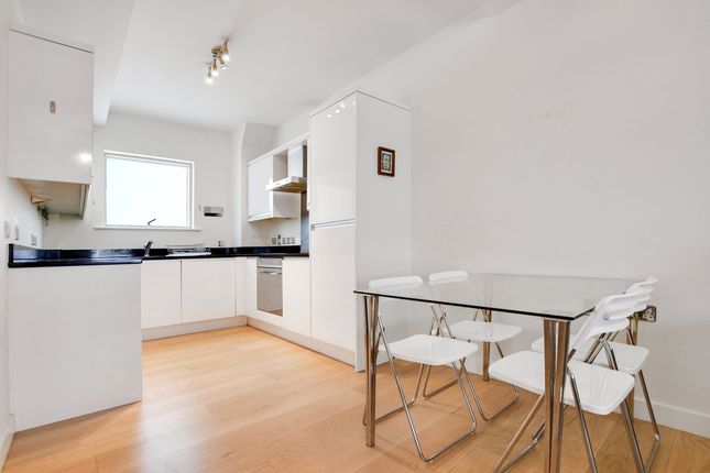 Flat to rent in Kingsgate Place, London