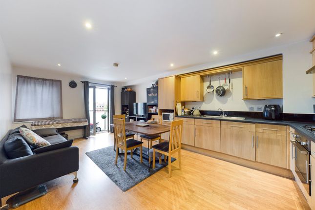 Thumbnail Flat for sale in Halyards Court, Western Road, Romford