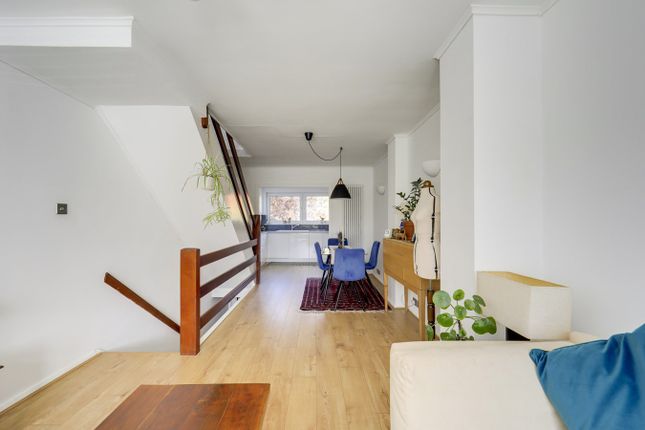 Town house for sale in Micheldever Road, Lee, London