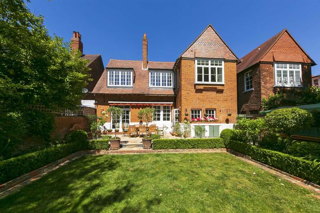 8 Blenheim Road-Garden  Lr.Jpg