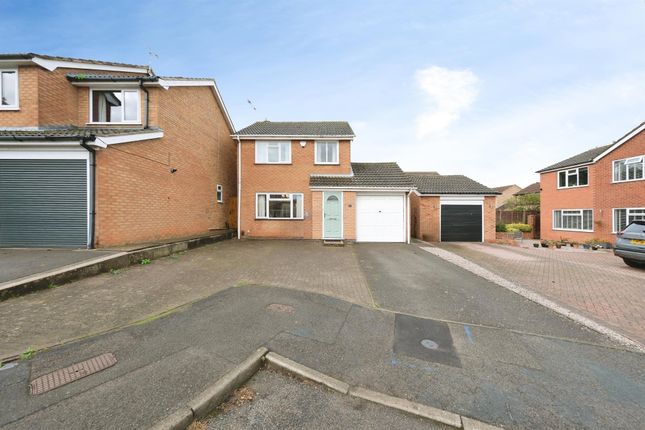3-bed detached on Stonehills, Derby, £245,000