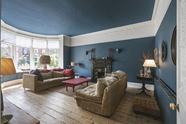 28, Blenheim Gardens, London photo 4