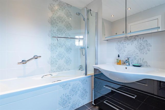 51, Westerdale Drive, Southport photo 4