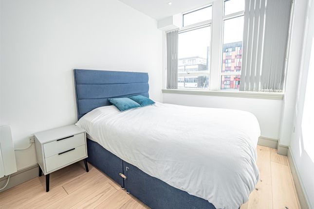 Flat to rent in Imperial Drive, North Harrow, Harrow