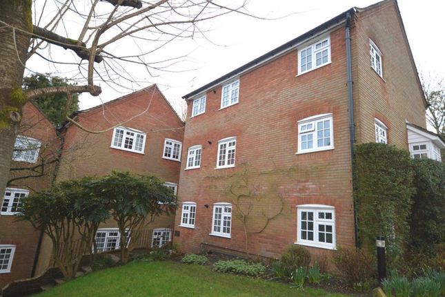 Flat to rent in Cathedral Court, King Harry Lane, St Albans
