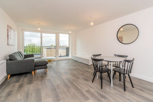 Flat to rent in Union Court, 6 Canal Street, Campbell Wharf, Milton Keynes