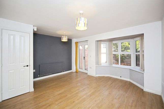 9, Wordsworth Avenue, Warwickshire photo 2