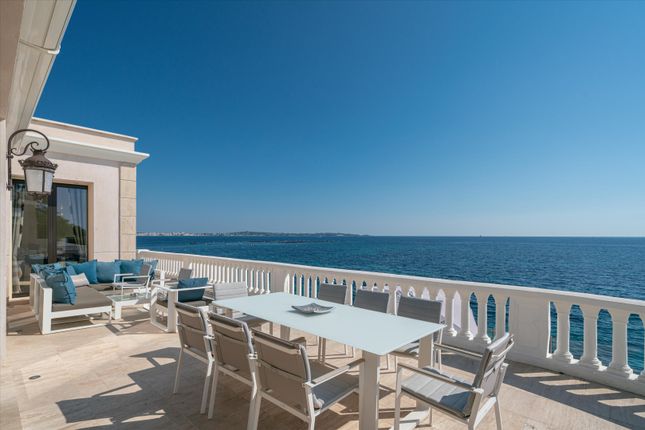 Property for sale in Cannes, Alpes-Maritimes, Provence-Alpes-Côte d`Azur, France