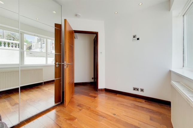 Detached house to rent in Stanhope Terrace, London