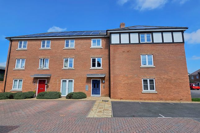Thumbnail Flat for sale in Chappell Close, Aylesbury
