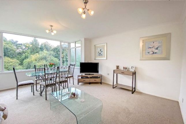 15, Grove Court, Earlsdon photo 4
