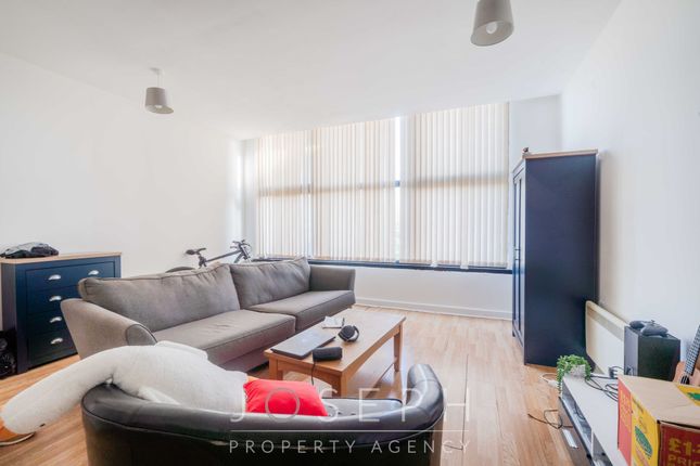 Flat 6, 25 Franciscan Way, Ipswich photo 4