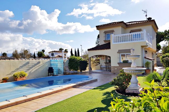 Thumbnail Villa for sale in Los Gallos, Chiclana De La Frontera, Cádiz, Andalusia, Spain