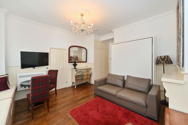 Flat 7, Jefferson House, 11 Basil Street, London photo 4