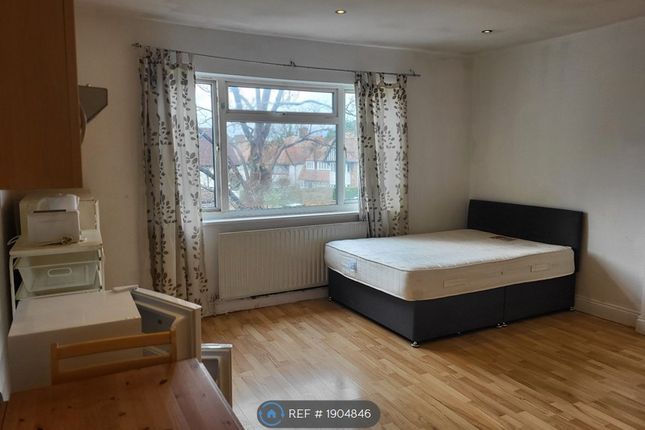 Room to rent in Finchley Road, London