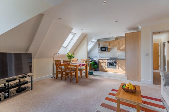 2-bed flat on Flat 7, 52, Park Lane East, Reigate, £350,000