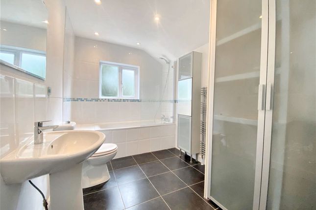 75 Chiltern View Road, Uxbridge photo 4
