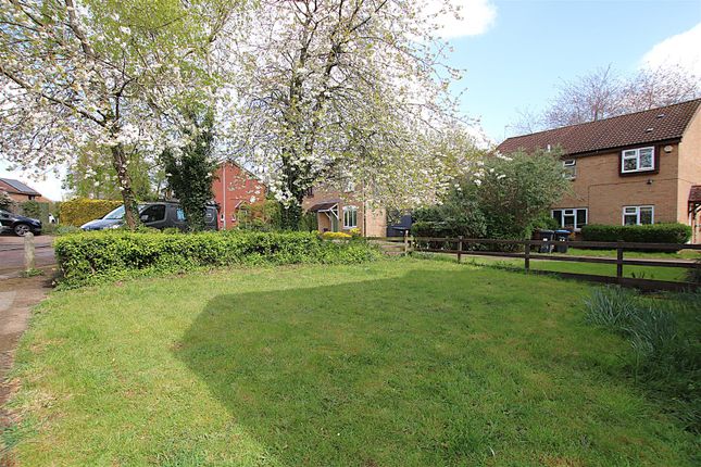 28, Tiptoe Close, Northampton photo 2