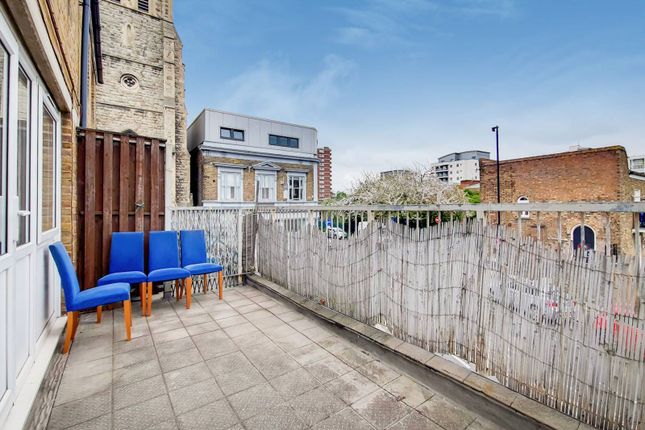 Thumbnail Maisonette for sale in Cable Street, Shadwell, London