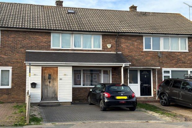 Property to rent in The Knares, Basildon