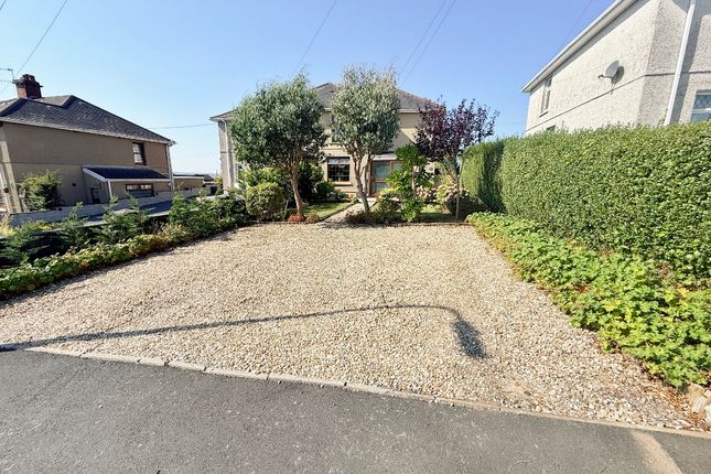 12 Talyclun, Llanelli photo 2