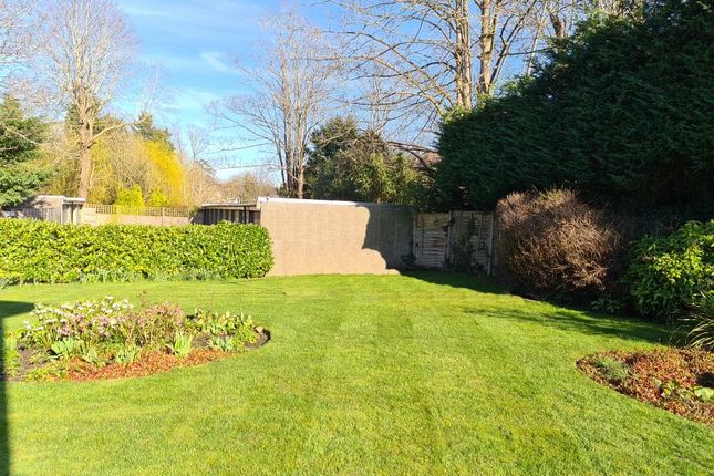 9, Millside Court, Great Bookham photo 2