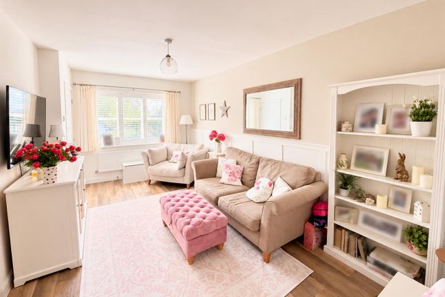 28, Merchant Crescent, Faringdon photo 2