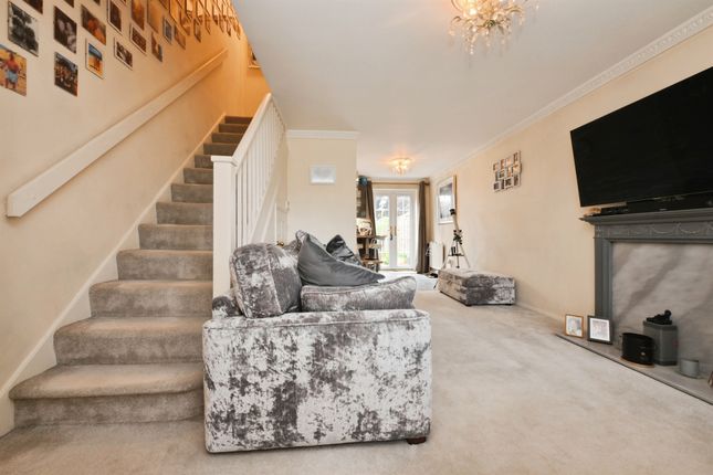 27, The Lynch, Hoddesdon photo 2