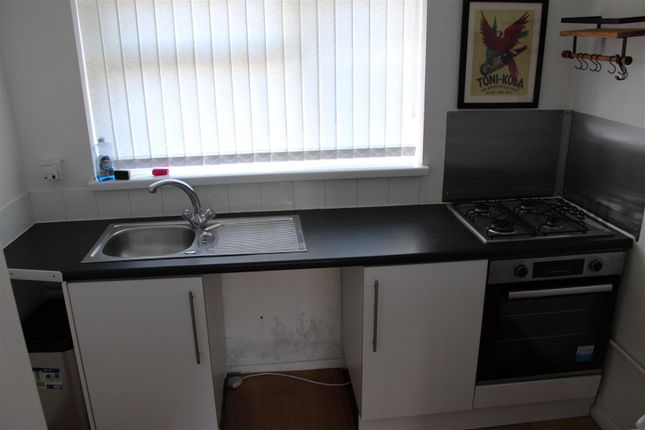 8, Parkhouse Gardens, Dudley photo 4