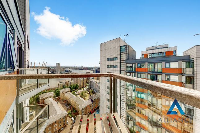 Flat to rent in Neutron Tower, 6 Blackwall Way, London