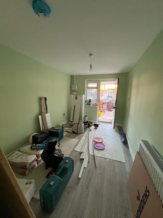 X, Chelmer Crescent, Barking photo 5
