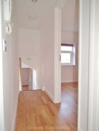 Flat 2, Coombe Road, New Malden photo 4