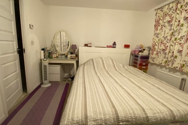 Room to rent in Burroughs Drive, Dartford