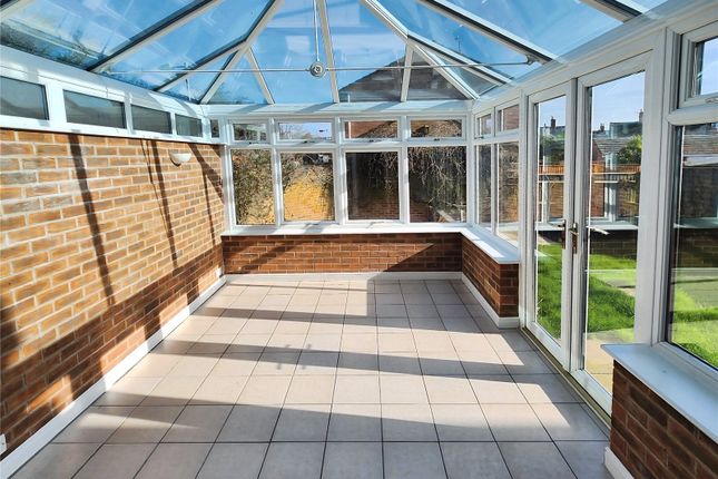 12, Rosemary Way, Warwickshire photo 4