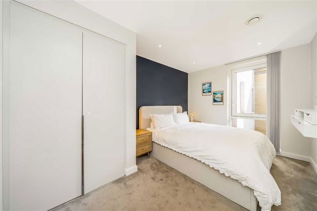 Flat 22 The Merchant Building, 38, Wharf Road, London photo 4