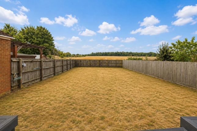 13, Kenmuir Road, Finedon photo 2