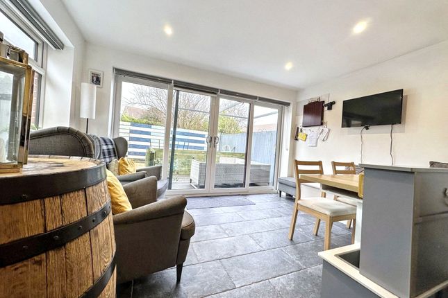22, St. Godrics Drive, Houghton Le Spring photo 5