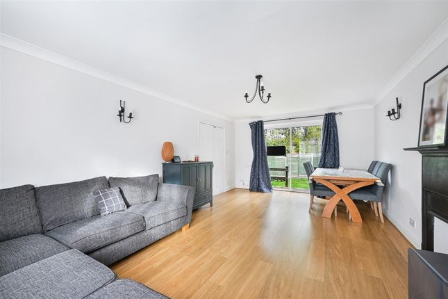 4 Langlands Rise, Epsom photo 4