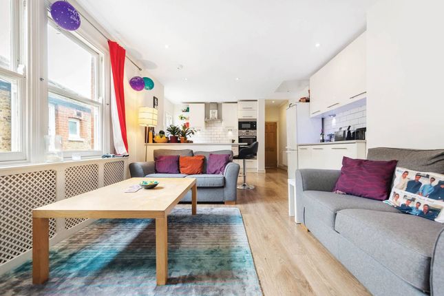 Flat to rent in Trouville Road, Abbeville Village, London