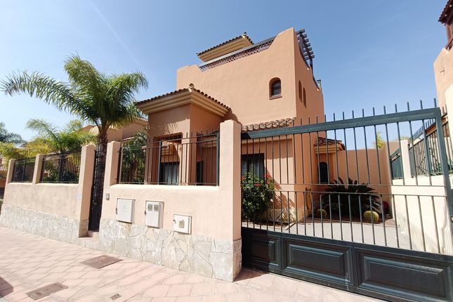 Villa for sale in Amarilla Golf, Tenerife, Spain - 38639