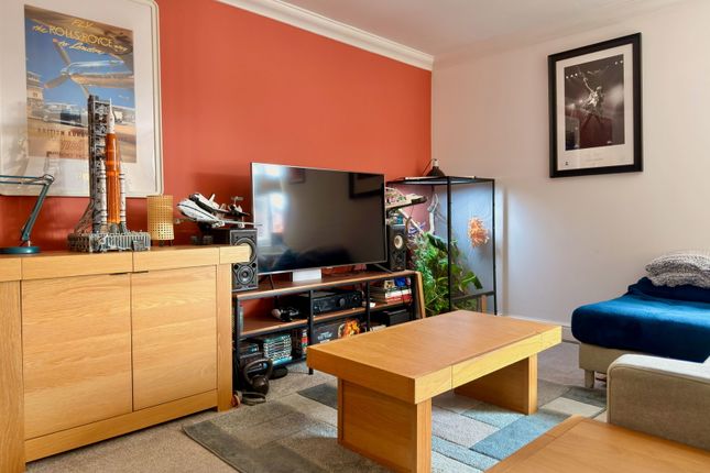 20a, Kirkwood Grove, Milton Keynes photo 2