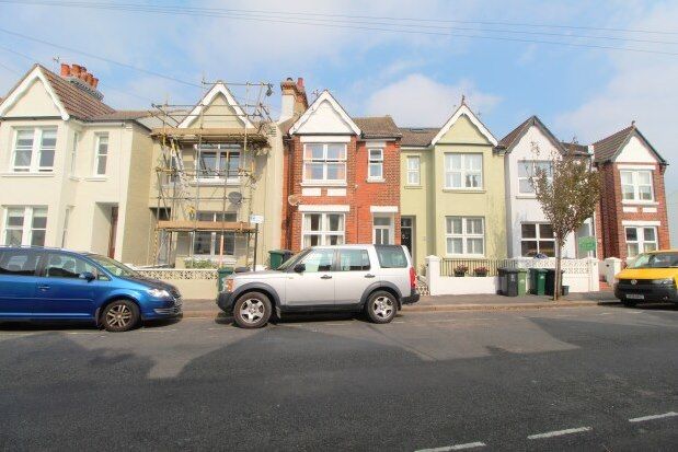 Thumbnail Flat to rent in Stoneham Road, Hove