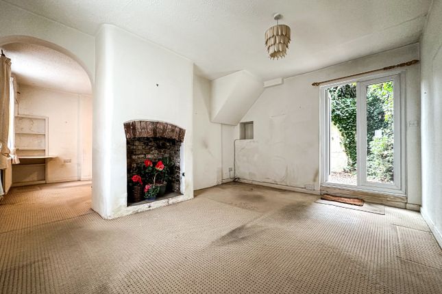 2 Burton Place, Taunton, Somerset photo 3