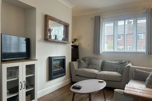 18, Penrith Avenue, Oldham photo 2