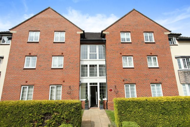 2 bed flat for sale in The Cedars, Warford Park, Faulkners Lane, Knutsford WA16