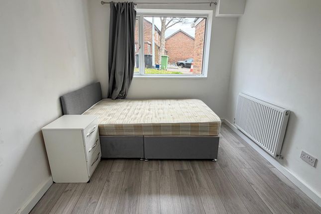 Copy of 21 Wensleydale, Luton photo 3