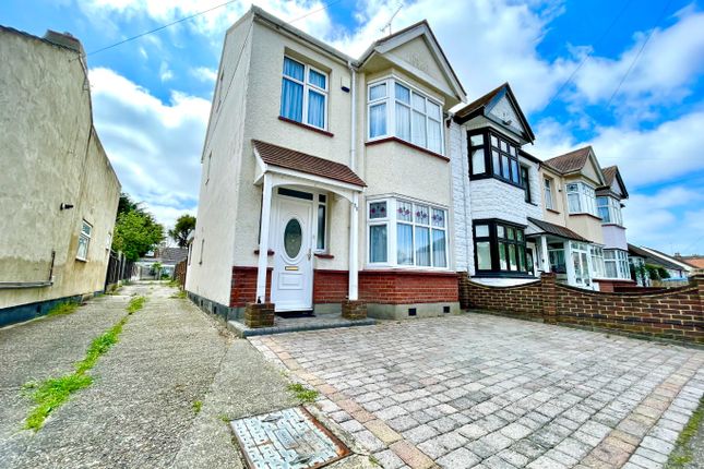Thumbnail Semi-detached house to rent in Rylands Road, Southend-On-Sea